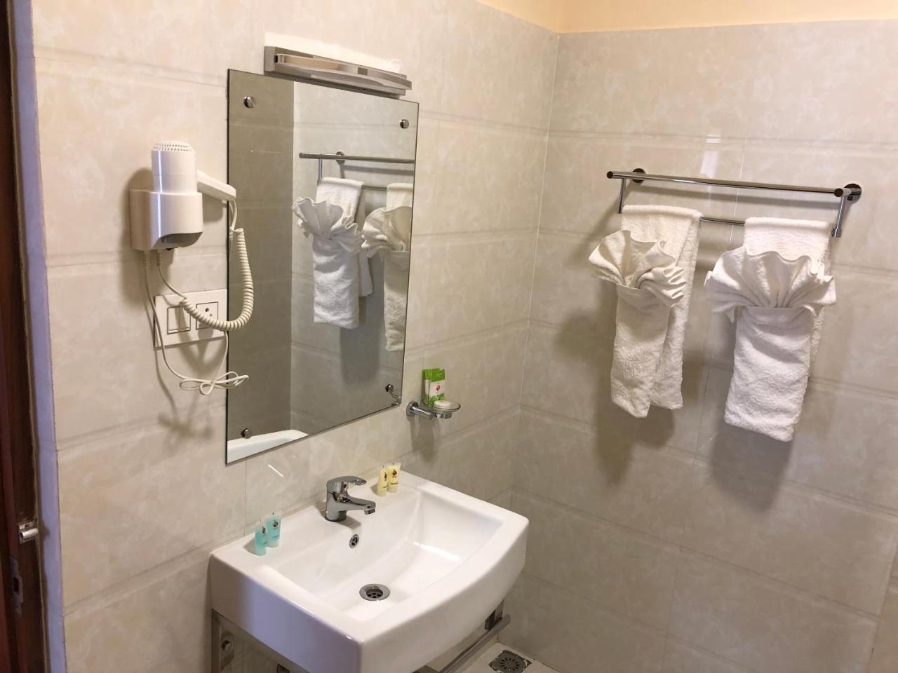 Legphel Hotel Phuntsholing Zewnętrze zdjęcie